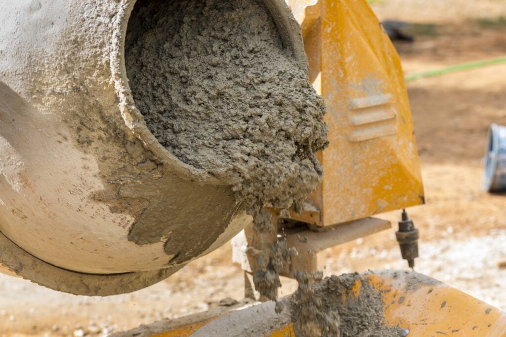 How to solve the adverse effects of high silt content on concrete?