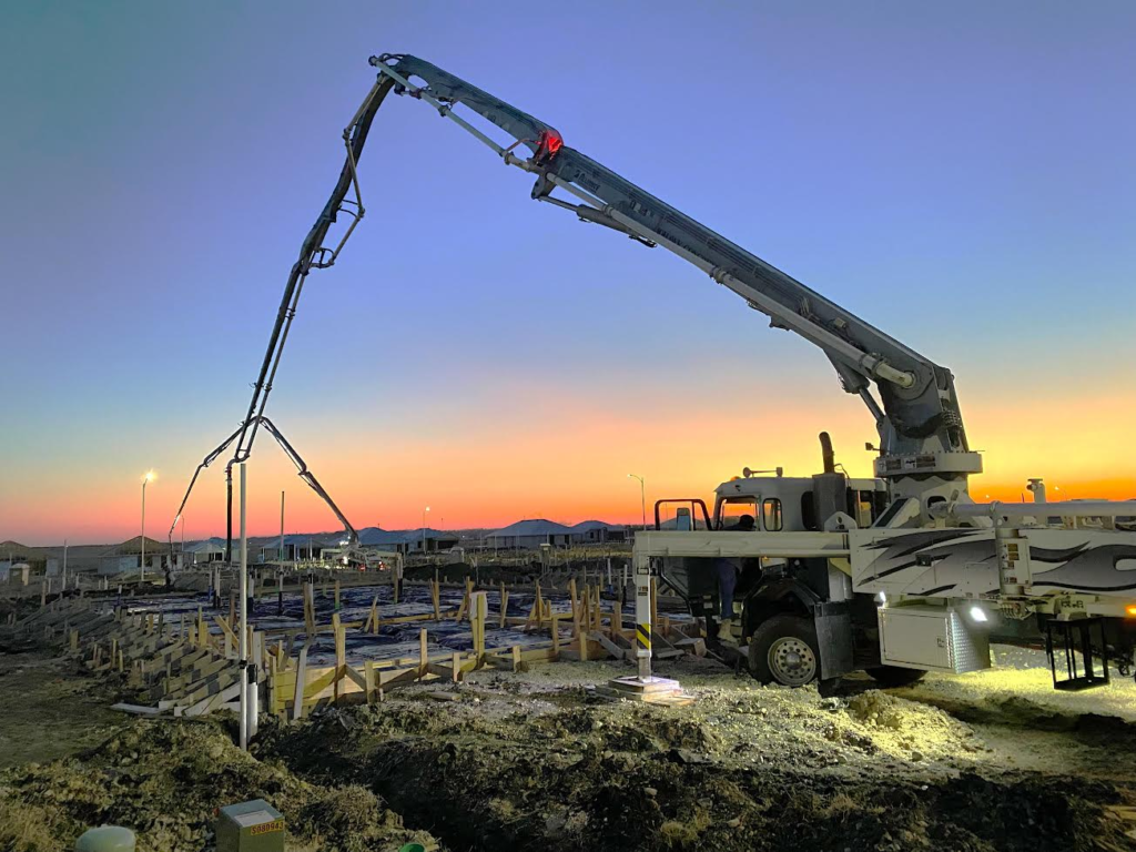 Concrete can have normal slump but still feel sticky and difficult to pump. Learn how fines, PCE, VMA, aggregate grading, and rheology affect pumpability.